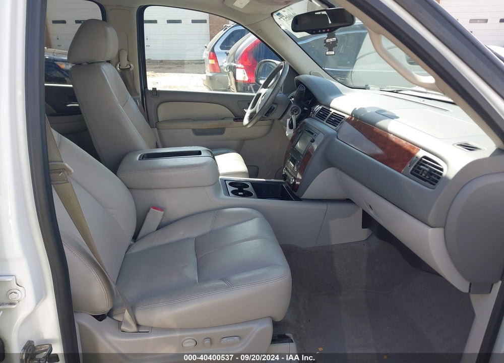 2013 CHEVROLET SUBURBAN 1500 LT VIN: 1GNSKJE72DR354013