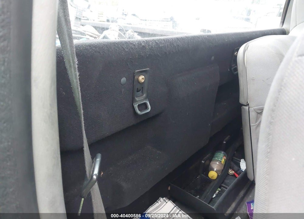 2005 FORD F-350 XL/XLT VIN: 1FTWF30Y05EC35461