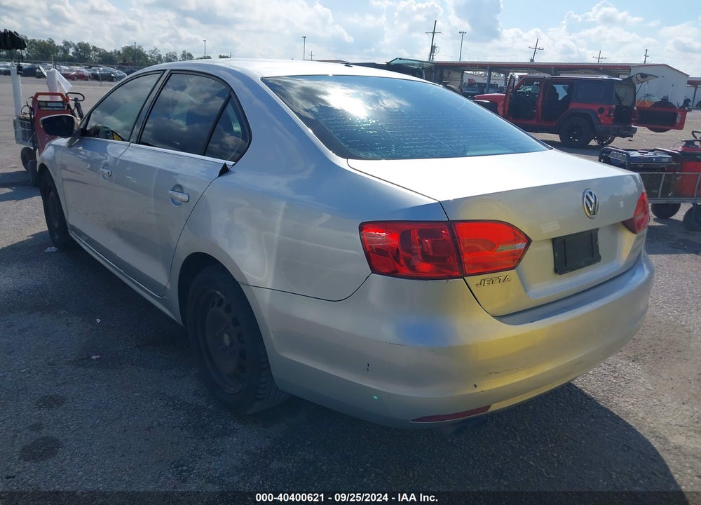 2013 VOLKSWAGEN JETTA 2.5L SE VIN: 3VWDP7AJ8DM251863