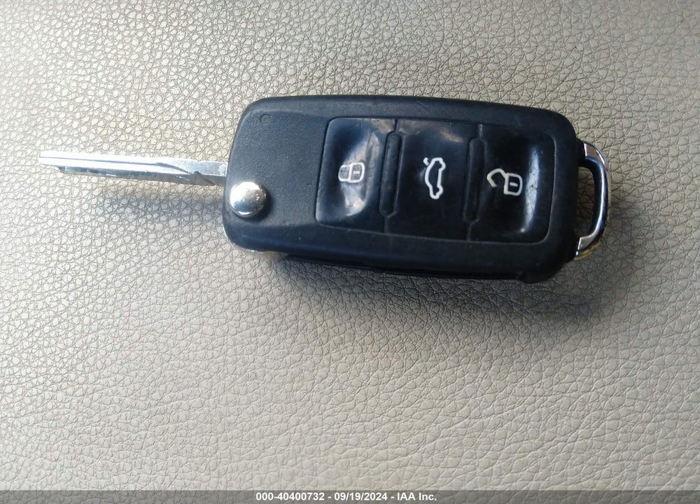 2011 VOLKSWAGEN JETTA 2.5L SE VIN: 3VWDZ7AJ5BM381400