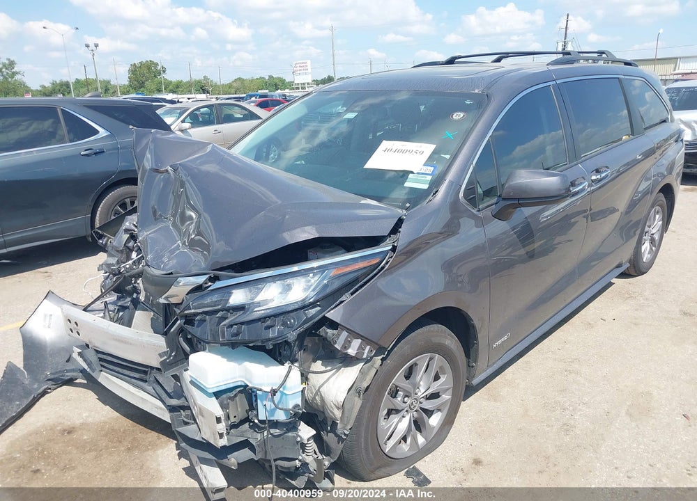 2021 TOYOTA SIENNA XLE VIN: 5TDYRKEC5MS024126