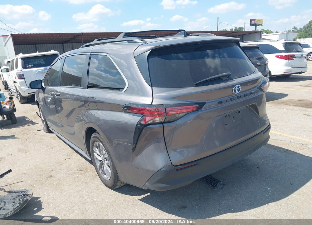 2021 TOYOTA SIENNA XLE VIN: 5TDYRKEC5MS024126