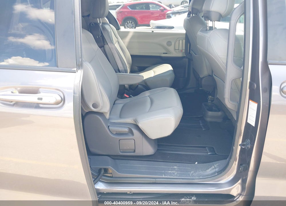 2021 TOYOTA SIENNA XLE VIN: 5TDYRKEC5MS024126