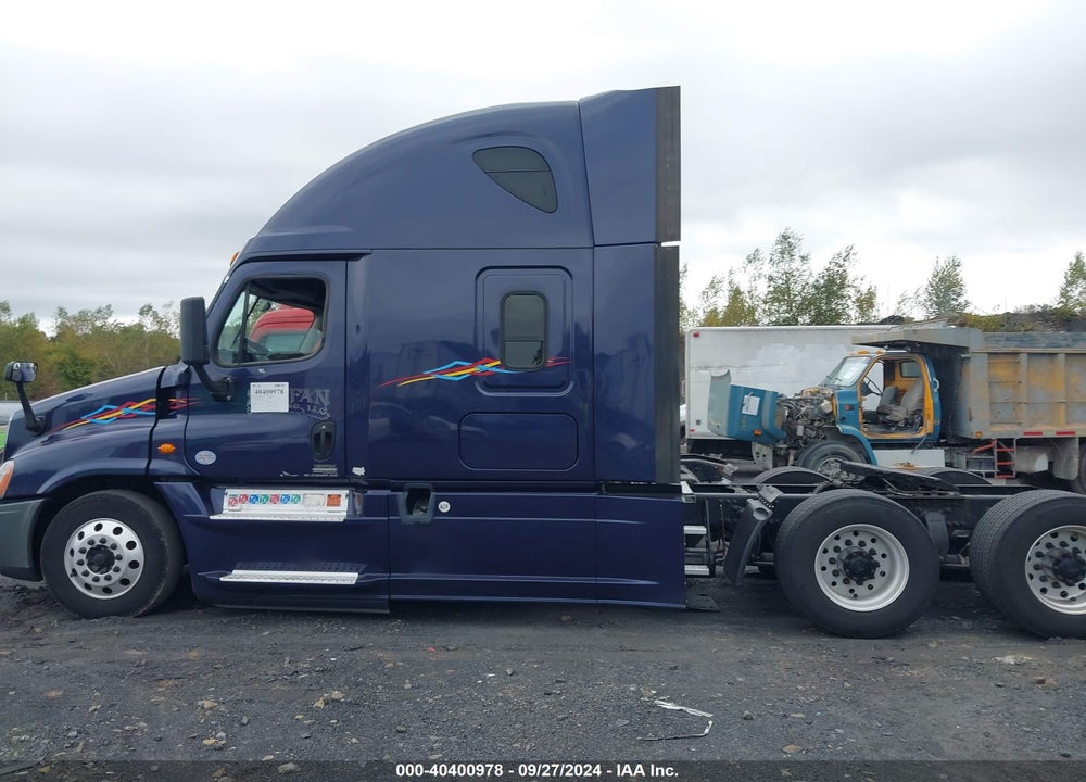 2017 FREIGHTLINER CASCADIA 125 VIN: 3AKJGLDR0HSHU4475