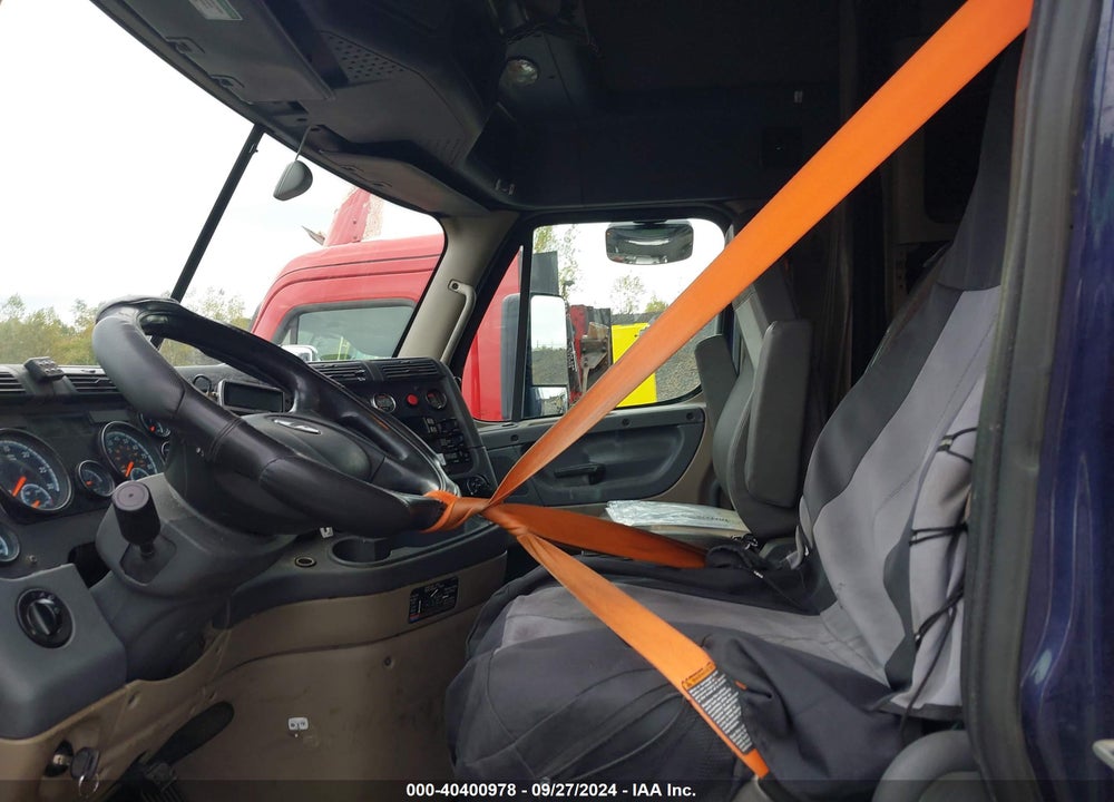 2017 FREIGHTLINER CASCADIA 125 VIN: 3AKJGLDR0HSHU4475