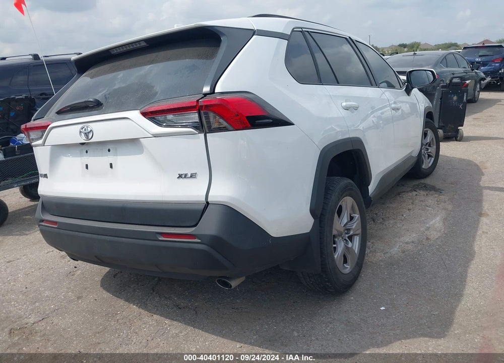 2022 TOYOTA RAV4 XLE VIN: 2T3W1RFV0NC199831