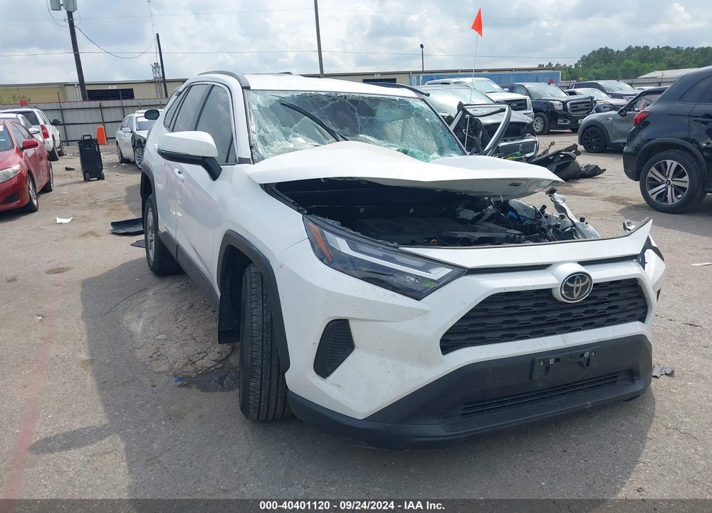 2022 TOYOTA RAV4 XLE VIN: 2T3W1RFV0NC199831