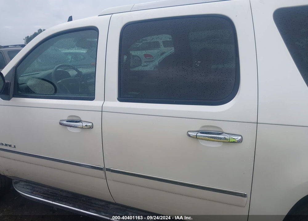2010 GMC YUKON XL 1500 DENALI VIN: 1GKUKMEF2AR280196