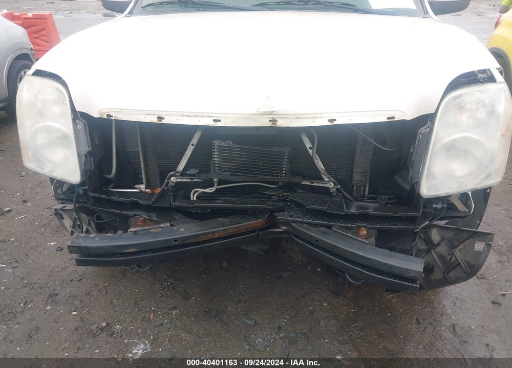 2010 GMC YUKON XL 1500 DENALI VIN: 1GKUKMEF2AR280196