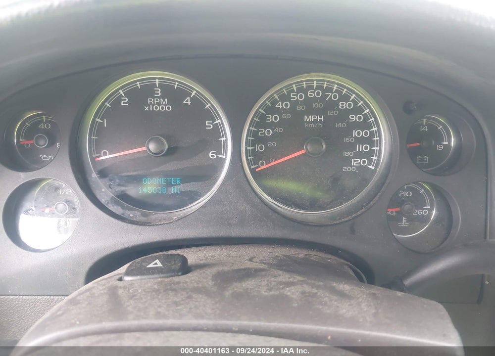 2010 GMC YUKON XL 1500 DENALI VIN: 1GKUKMEF2AR280196