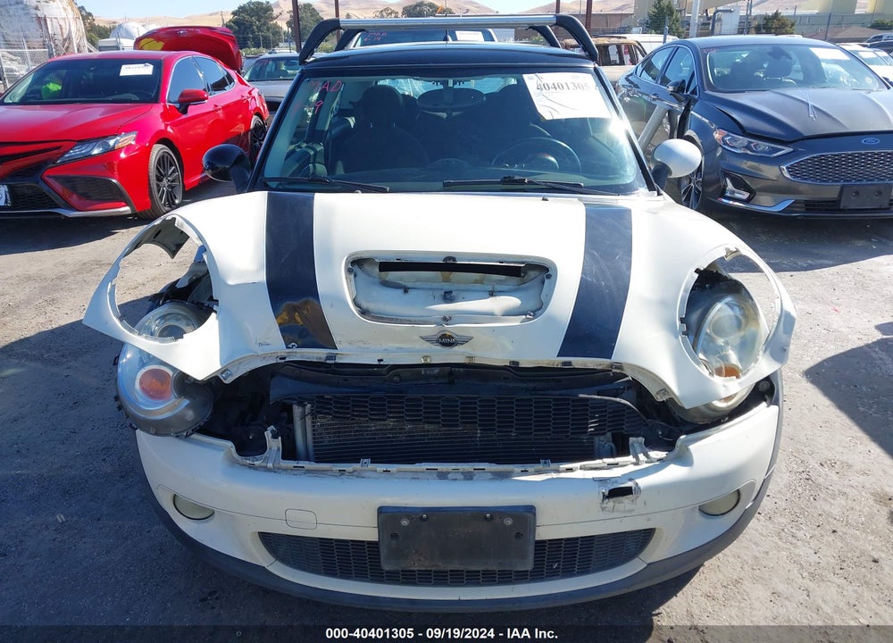 2007 MINI COOPER S VIN: WMWMF73557TT81916