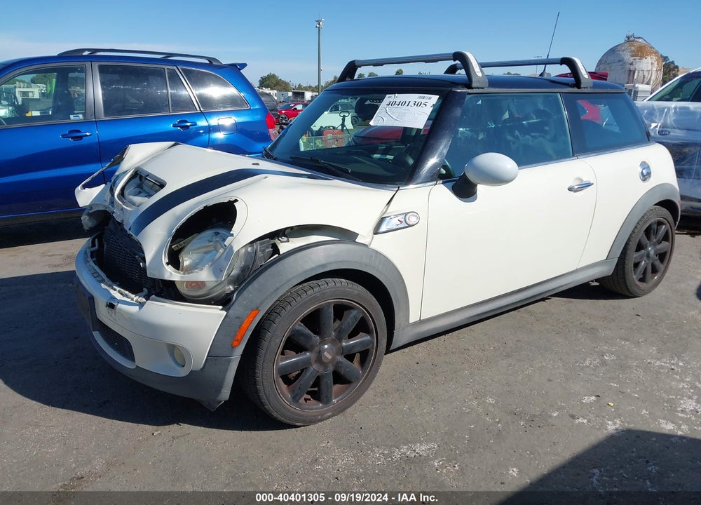 2007 MINI COOPER S VIN: WMWMF73557TT81916