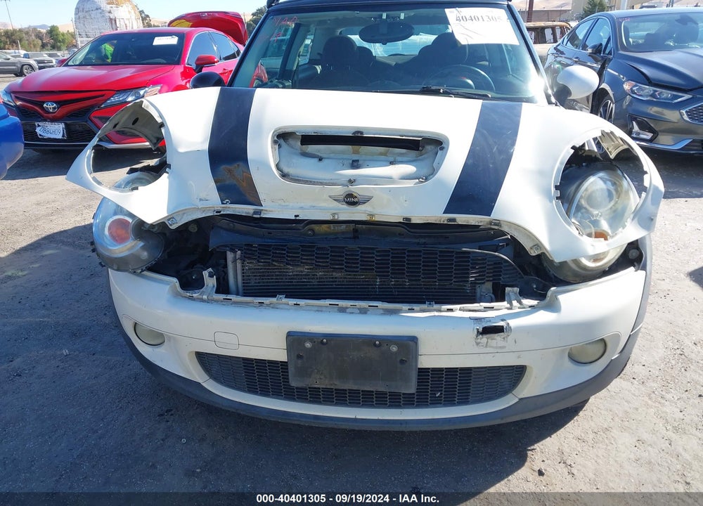 2007 MINI COOPER S VIN: WMWMF73557TT81916