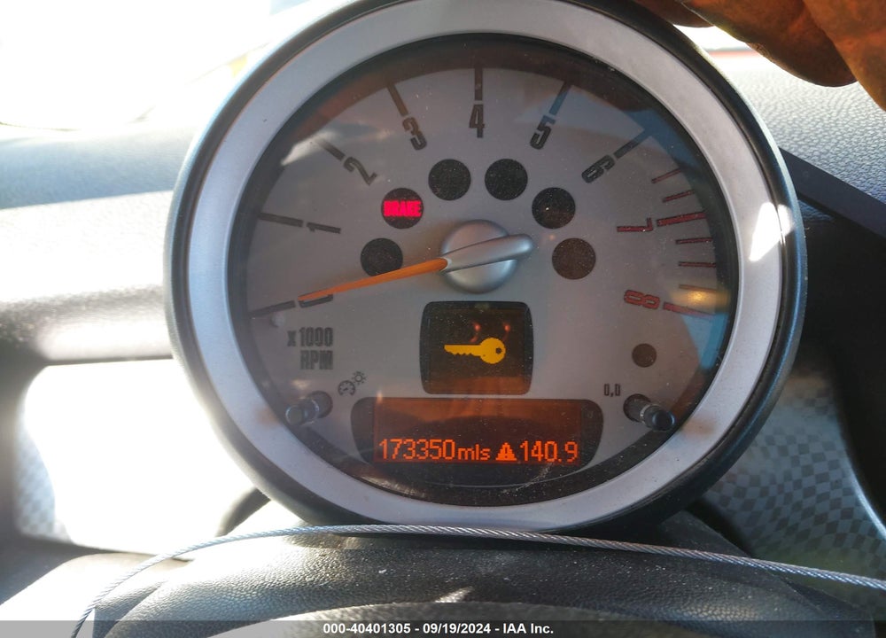 2007 MINI COOPER S VIN: WMWMF73557TT81916