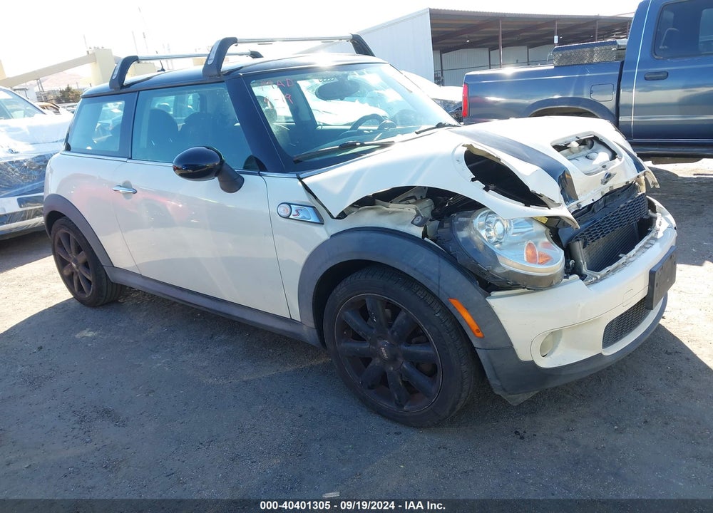 2007 MINI COOPER S VIN: WMWMF73557TT81916