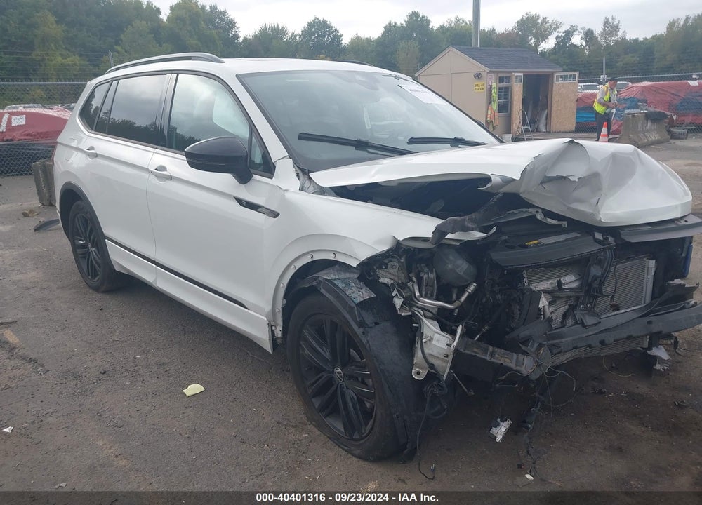 2022 VOLKSWAGEN TIGUAN 2.0T SE R-LINE BLACK VIN: 3VV8B7AX8NM033982