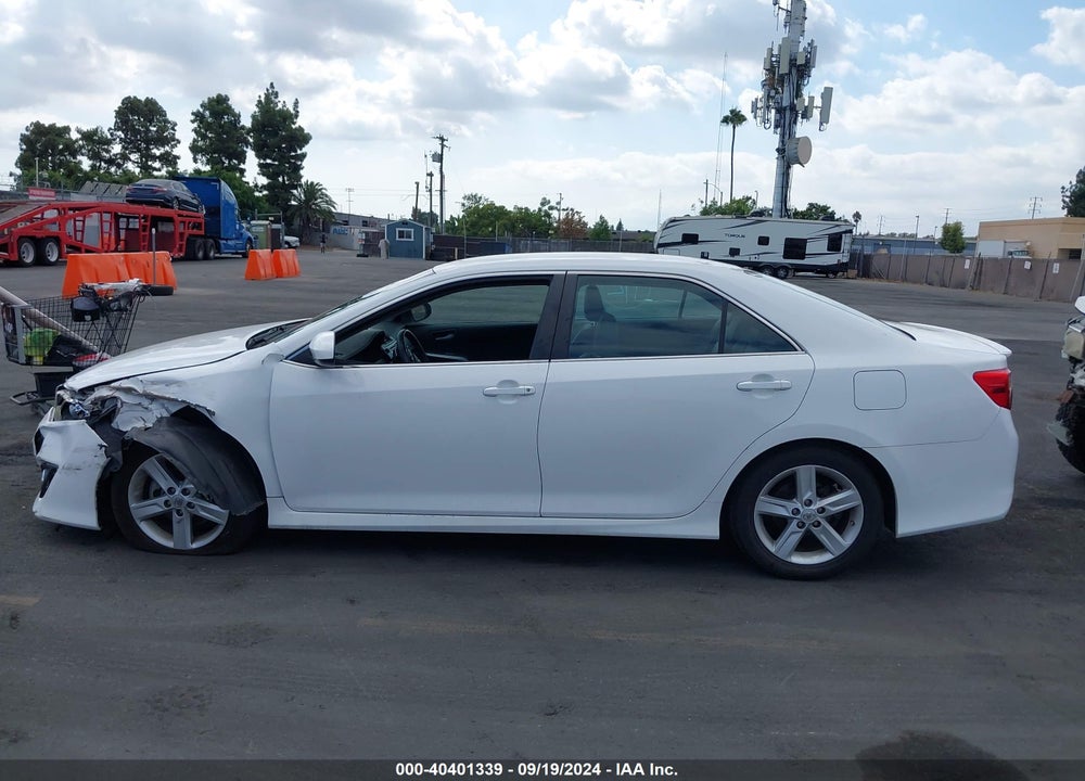 2014 TOYOTA CAMRY SE VIN: 4T1BF1FK4EU461042