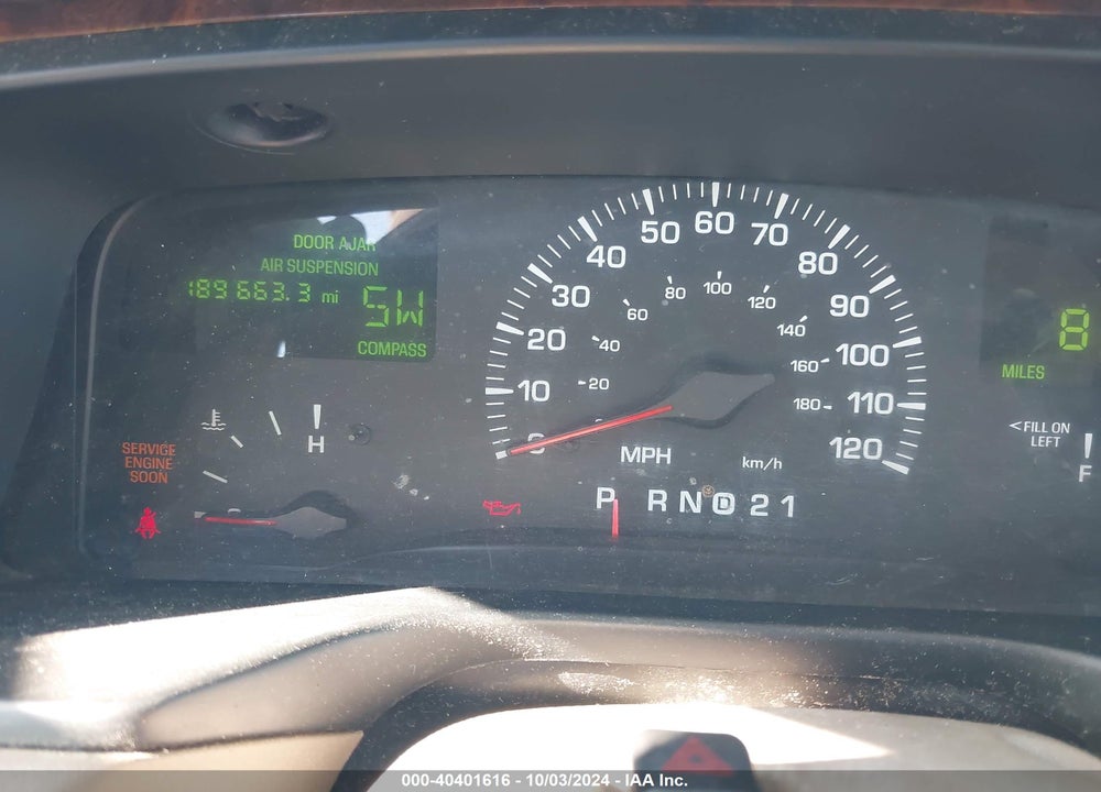 2002 LINCOLN TOWN CAR SIGNATURE VIN: 1LNHM82W12Y624011