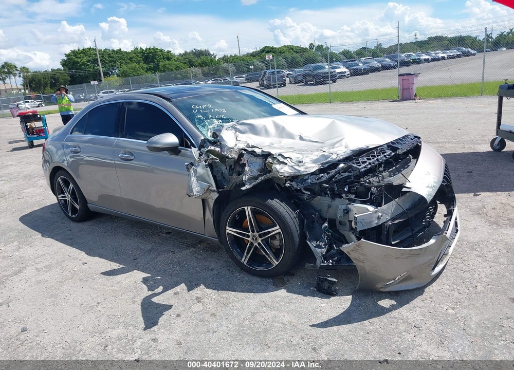 2019 MERCEDES-BENZ A 220 VIN: WDD3G4EB7KW001808