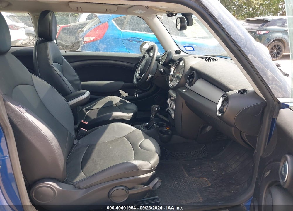 2007 MINI COOPER VIN: WMWMF33597TT51925