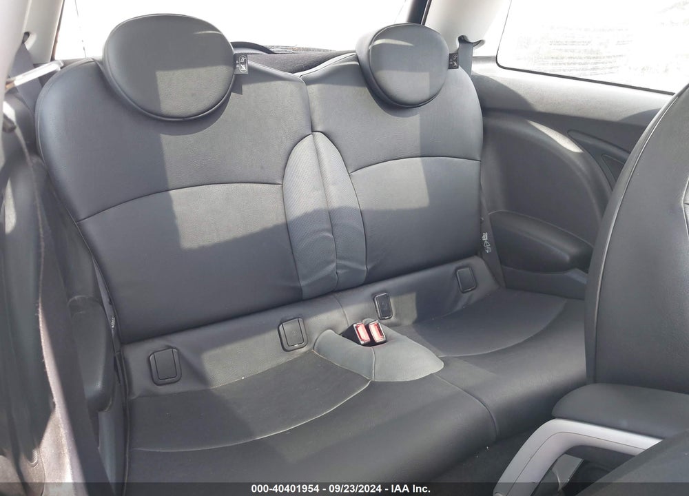 2007 MINI COOPER VIN: WMWMF33597TT51925