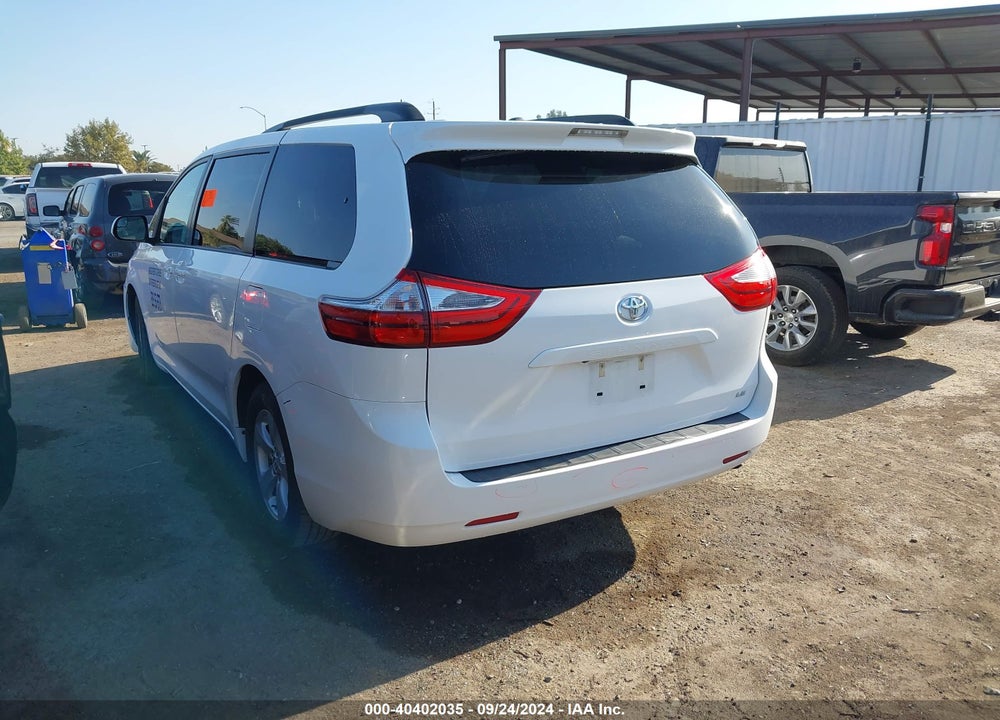 2017 TOYOTA SIENNA LE 8 PASSENGER VIN: 5TDKZ3DC9HS831431