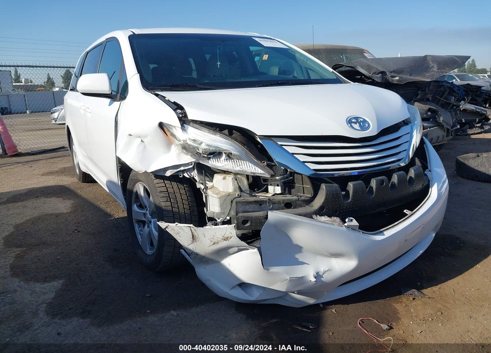 2017 TOYOTA SIENNA LE 8 PASSENGER VIN: 5TDKZ3DC9HS831431