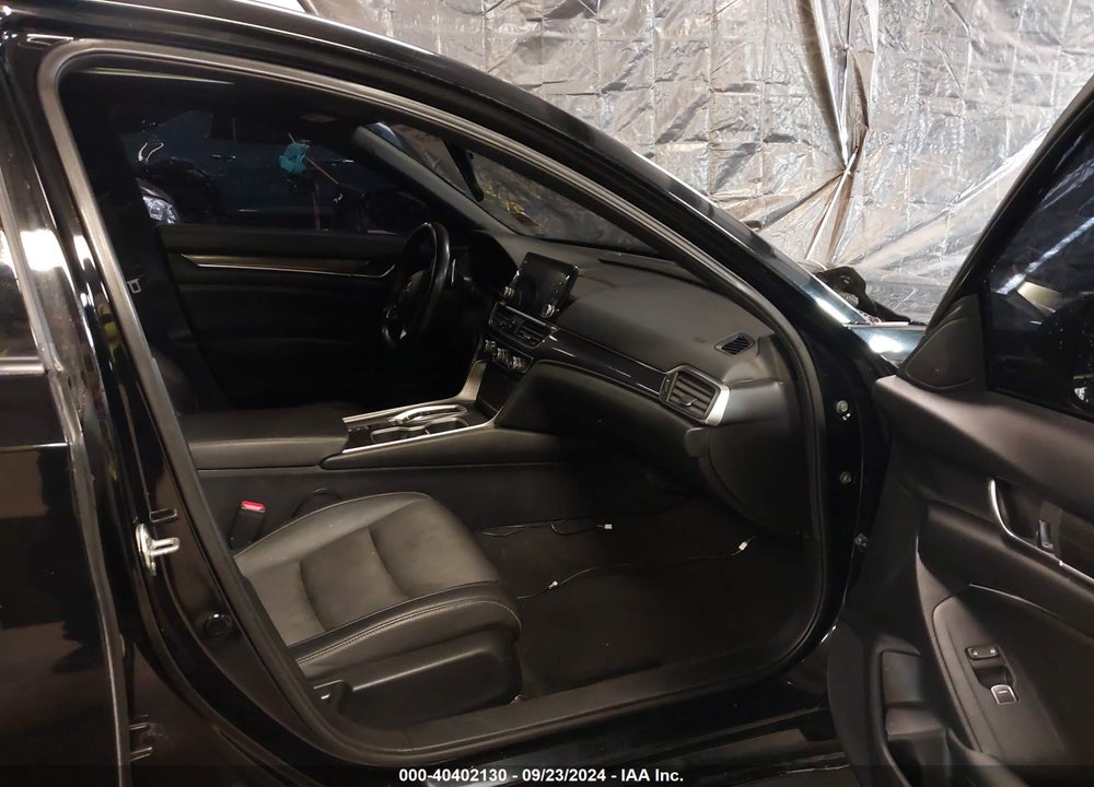 2019 HONDA ACCORD VIN: 1HGCV2F30KA027483