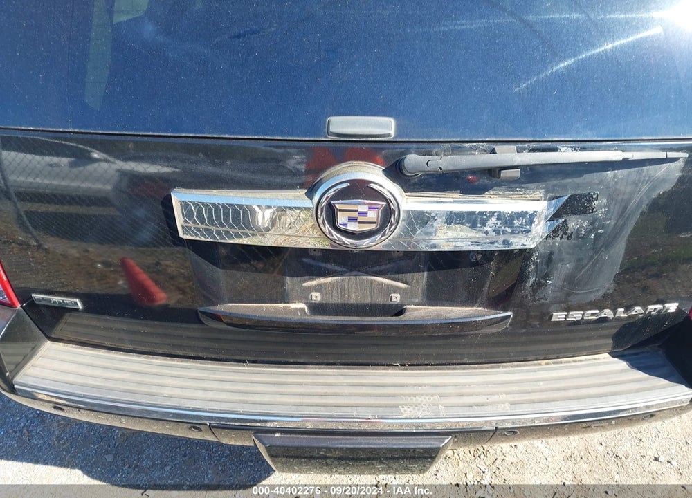 2011 CADILLAC ESCALADE ESV LUXURY VIN: 1GYS3HEFXBR291708