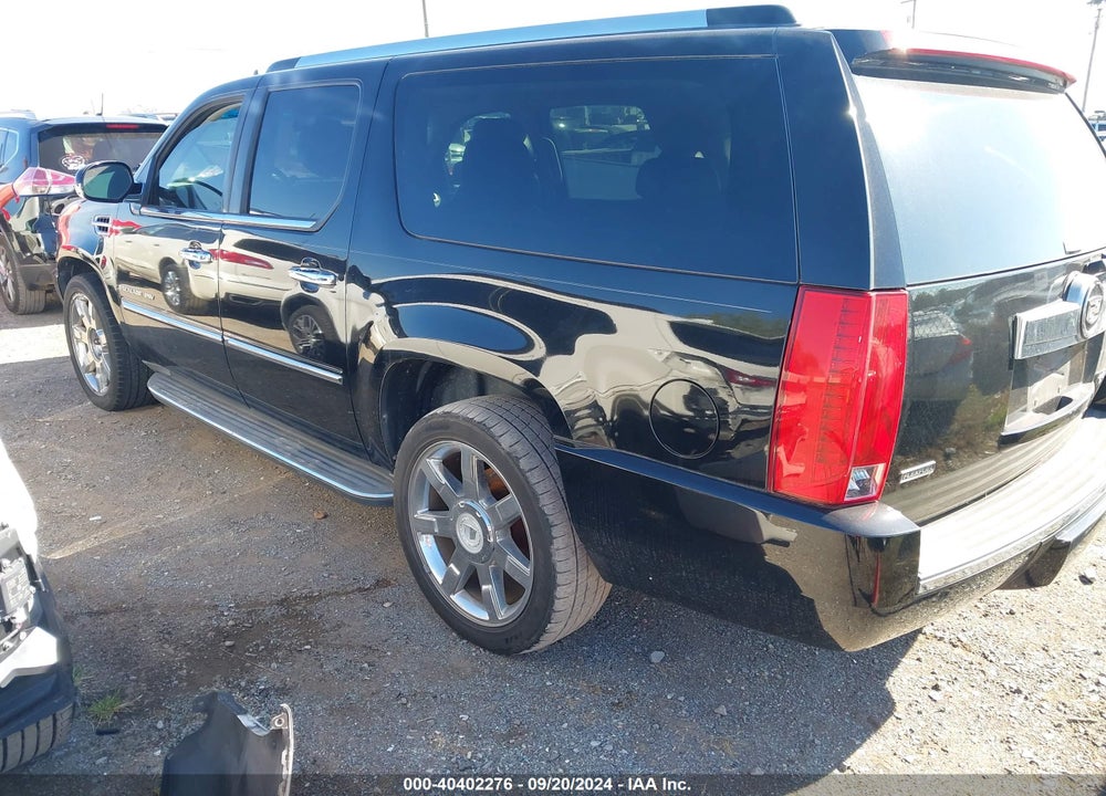 2011 CADILLAC ESCALADE ESV LUXURY VIN: 1GYS3HEFXBR291708