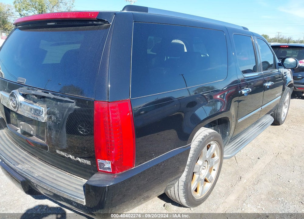 2011 CADILLAC ESCALADE ESV LUXURY VIN: 1GYS3HEFXBR291708