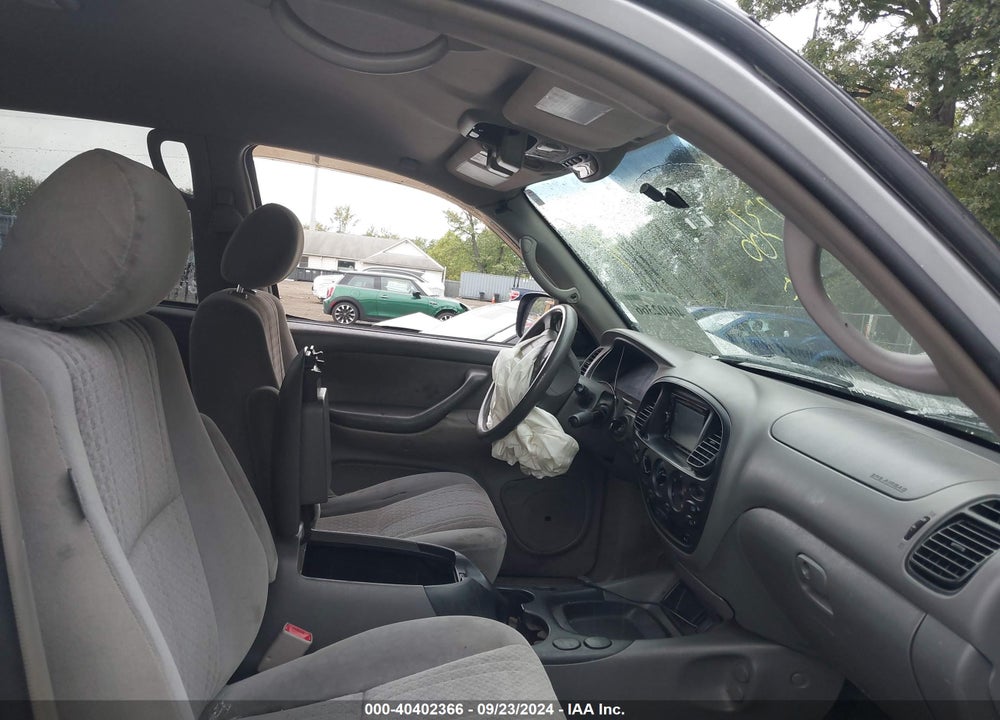 2005 TOYOTA TUNDRA SR5 V8 VIN: 5TBDT44185S468283