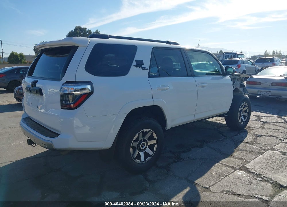 2022 TOYOTA 4RUNNER TRD OFF ROAD VIN: JTEPU5JR2N6010722
