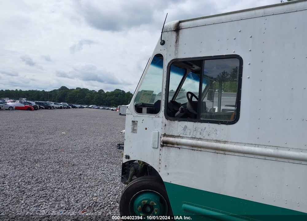 2014 FREIGHTLINER CHASSIS M LINE WALK-IN VAN VIN: 4UZAC2DV0ECFV1966