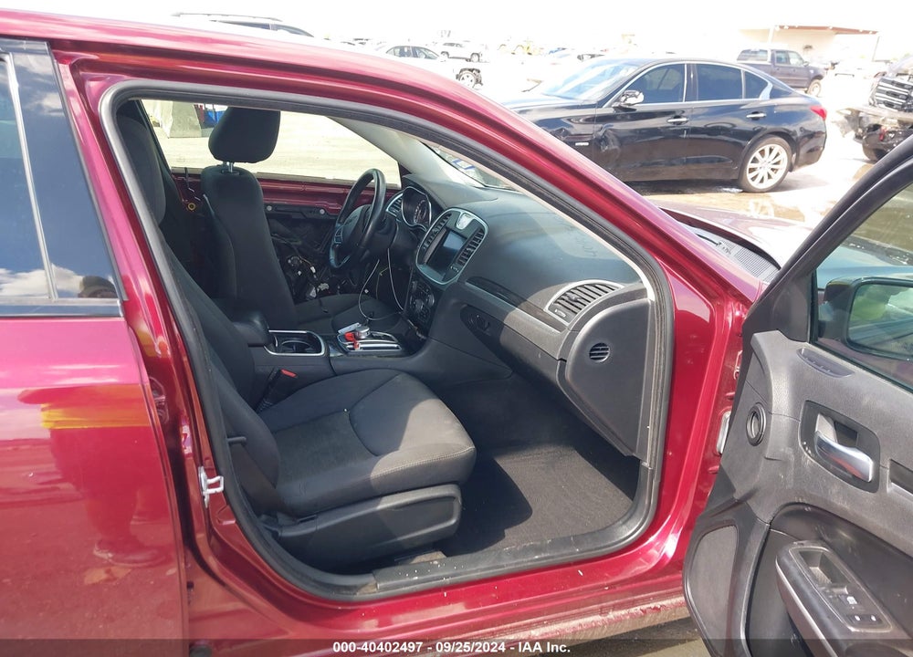 2019 CHRYSLER 300 TOURING VIN: 2C3CCAAG4KH590468