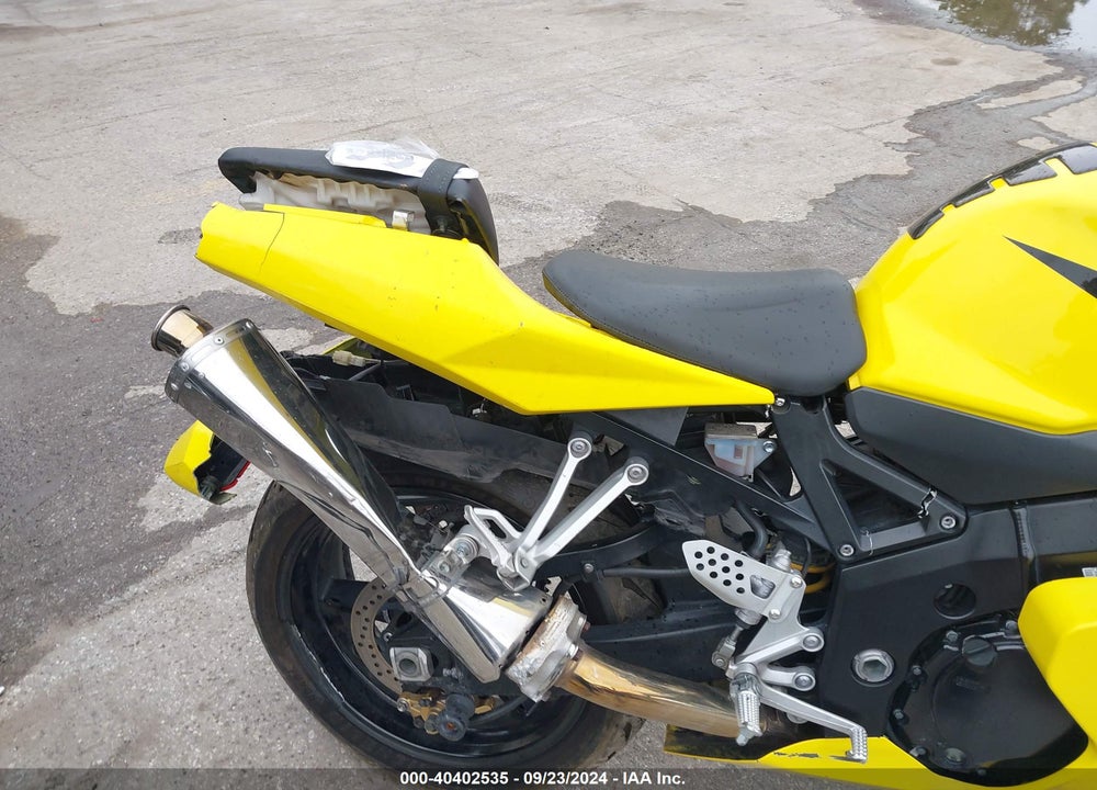 2004 SUZUKI GSX-R600 K VIN: JS1GN7CA842109484