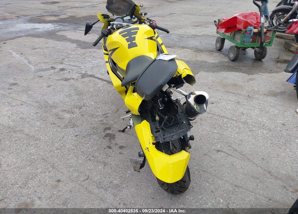2004 SUZUKI GSX-R600 K VIN: JS1GN7CA842109484