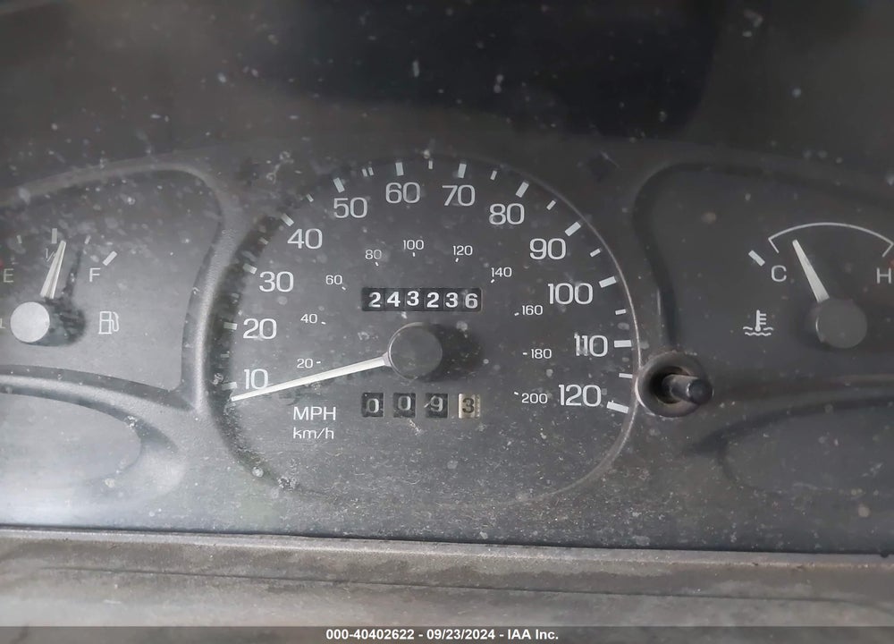 2000 FORD ESCORT VIN: 3FAFP13P5YR185510