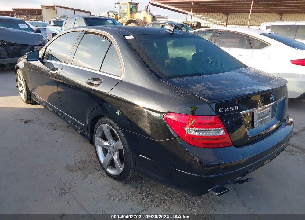 2014 MERCEDES-BENZ C 250 LUXURY/SPORT VIN: WDDGF4HB1EA966911