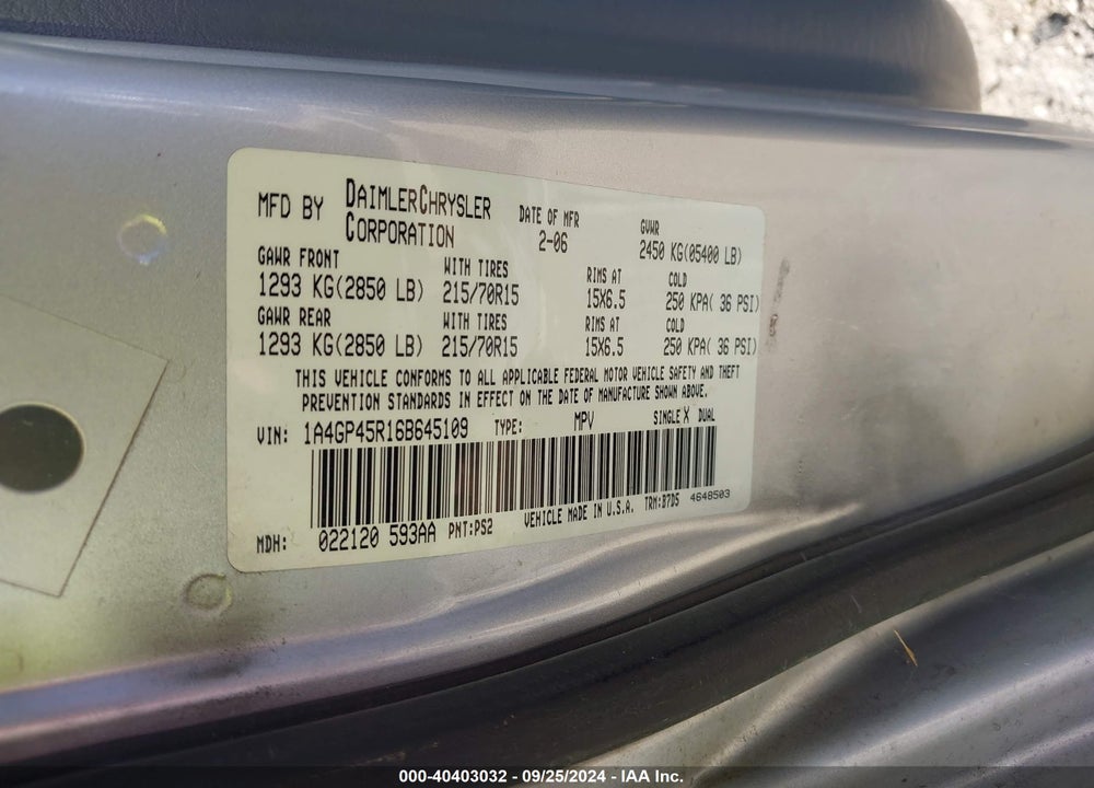 2006 CHRYSLER TOWN & COUNTRY VIN: 1A4GP45R16B645109