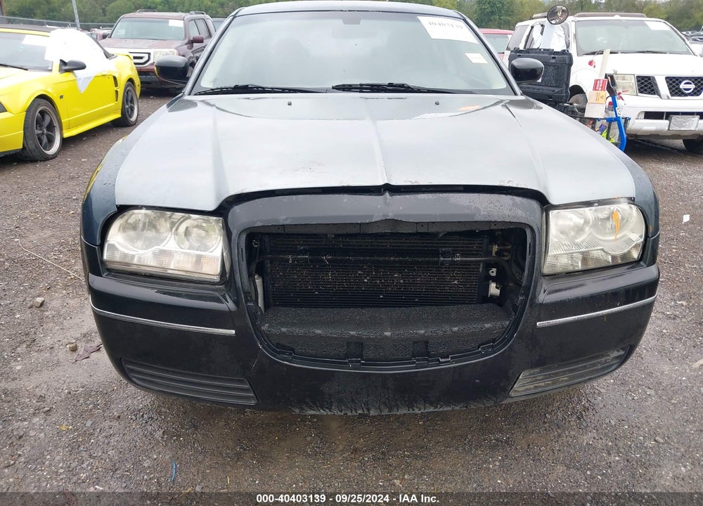 2008 CHRYSLER 300 LX VIN: 2C3LA43R48H218188