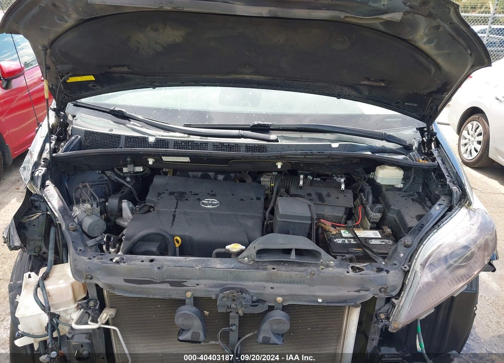 2011 TOYOTA SIENNA LE V6 VIN: 5TDKK3DC1BS117305