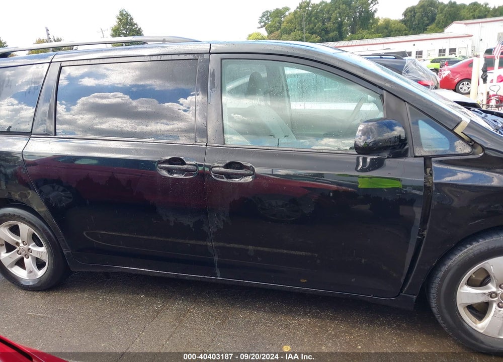 2011 TOYOTA SIENNA LE V6 VIN: 5TDKK3DC1BS117305