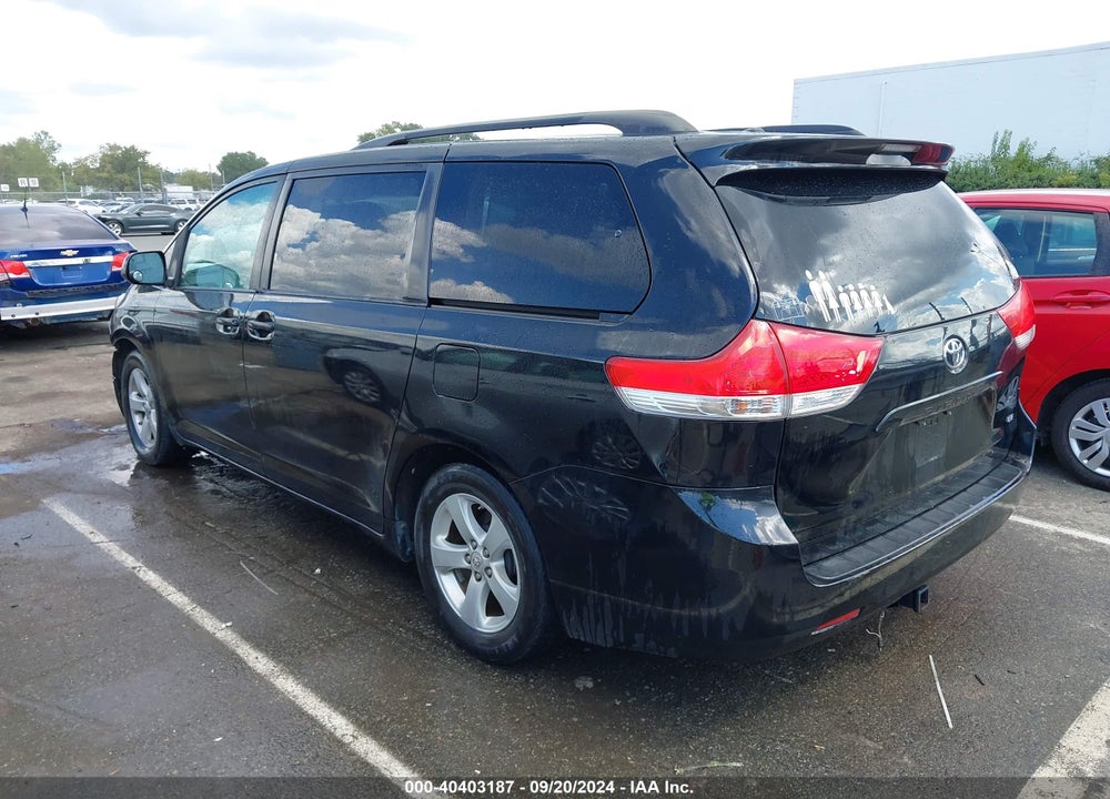 2011 TOYOTA SIENNA LE V6 VIN: 5TDKK3DC1BS117305