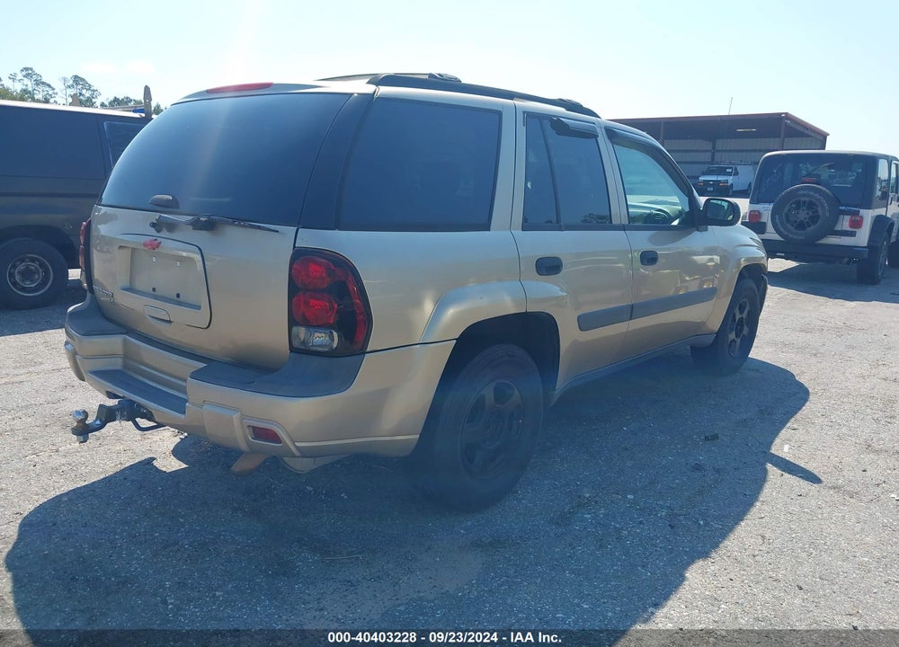 2005 CHEVROLET TRAILBLAZER LS VIN: 1GNDT13S952358695