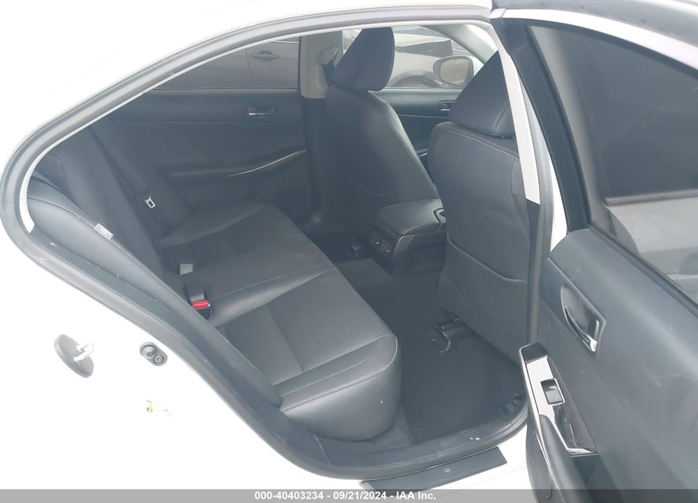 2016 LEXUS IS 200T VIN: JTHBA1D20G5015469