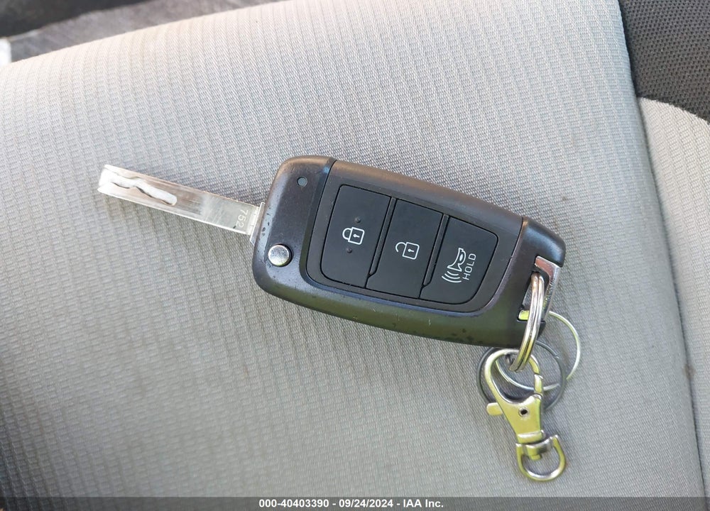 2023 HYUNDAI VENUE SEL VIN: KMHRC8A37PU263445