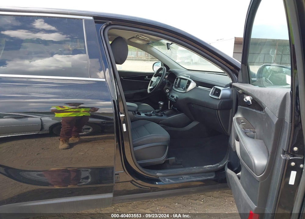 2019 KIA SORENTO 3.3L LX VIN: 5XYPGDA57KG498755