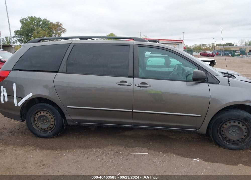 2004 TOYOTA SIENNA LE VIN: 5TDZA23C84S100193
