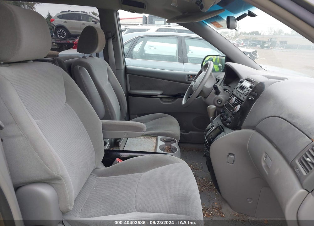 2004 TOYOTA SIENNA LE VIN: 5TDZA23C84S100193